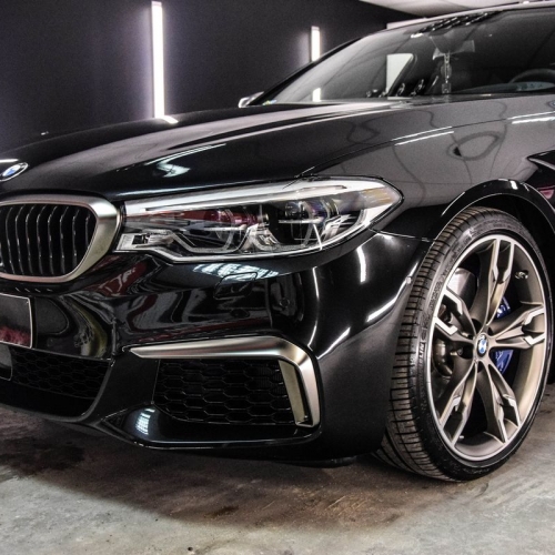 BMW M550i