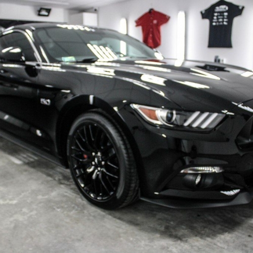 Ford Mustang 5.0 Black