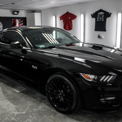 Ford Mustang 5.0 Black