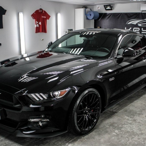 Ford Mustang 5.0 Black