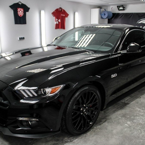 Ford Mustang 5.0 Black