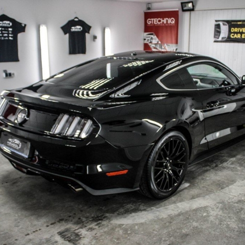 Ford Mustang 5.0 Black
