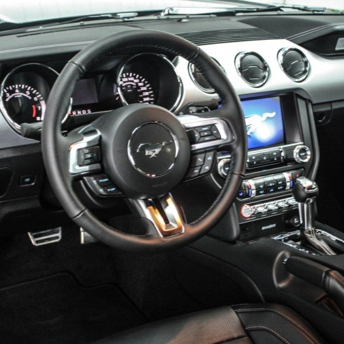 Ford Mustang 5.0 Black