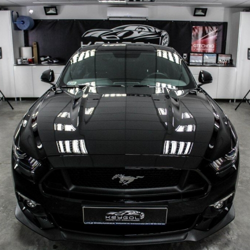 Ford Mustang 5.0 Black