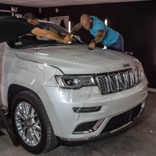Jeep Grand Cherokee biały 2