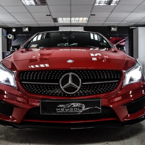 Mercedes CLA czerwony