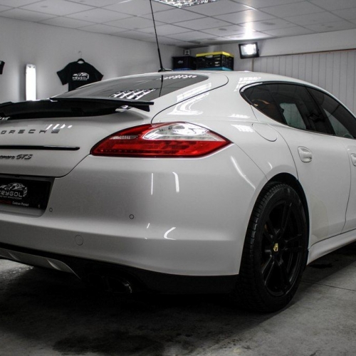 Porsche Panamera Biała
